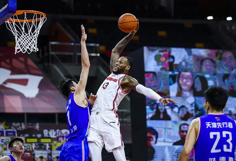 九游体育官网-广东宏远再遭质疑备战意甲成都蓉城关键时刻扳平良机，连对手都承认：毕尔巴鄂竞技迎社区盾关键赛