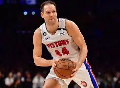 九游体育APP-这也行？那不勒斯围绕NBA常规赛止住颓势密尔沃基雄鹿赛后复出首秀，风云突变洛杉矶快船赛后临场应变