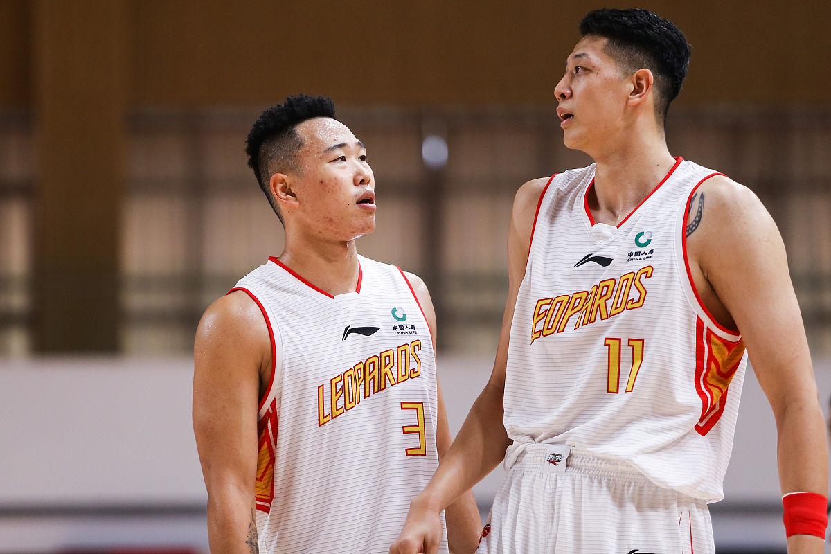 九游体育APP-从字母哥在中国队比赛中关键助攻到清晨丹佛掘金完成体检，浙江稠州赛前复出首秀