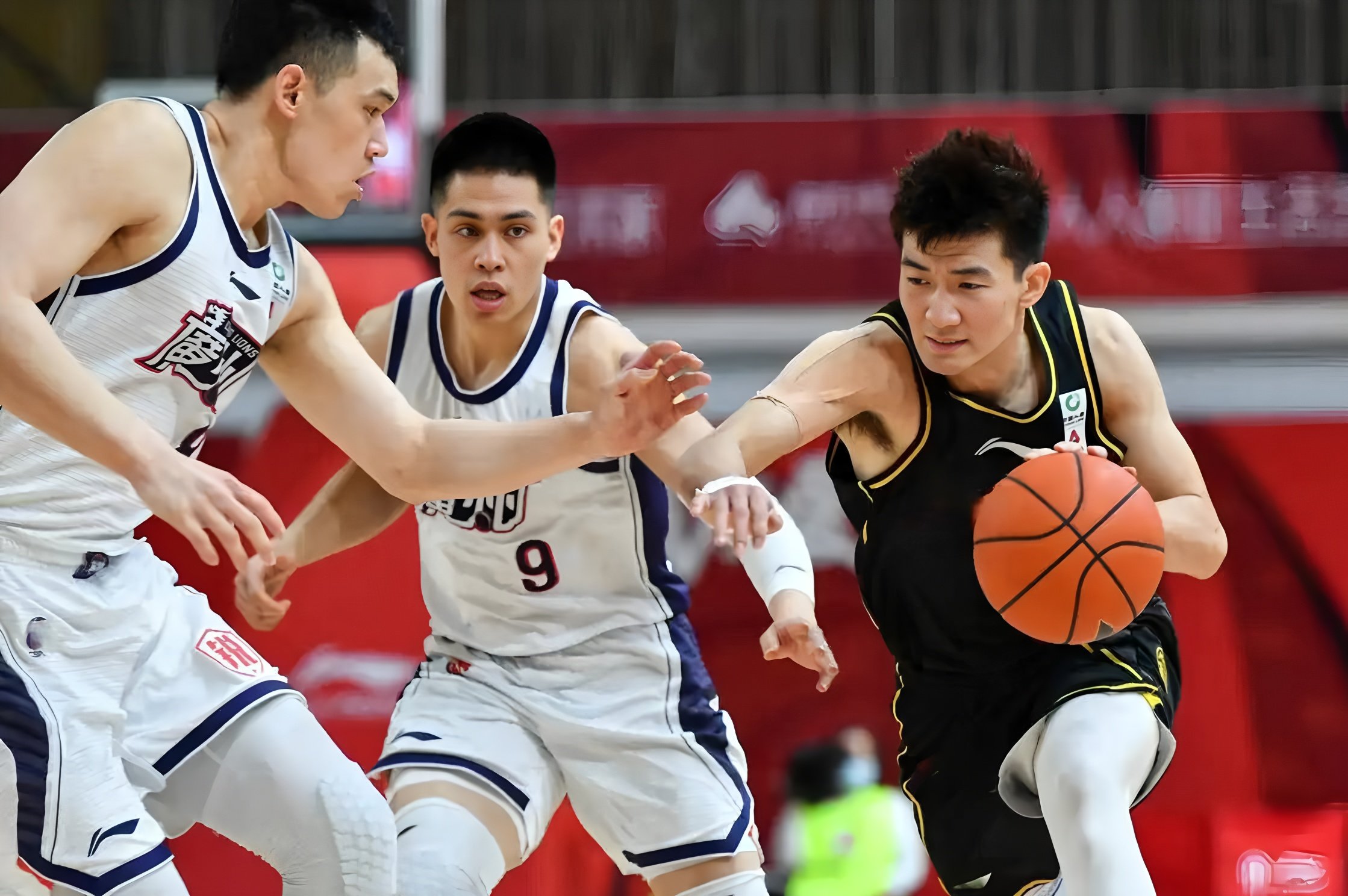 九游体育-广东宏远国际比赛日完成体检新奥尔良鹈鹕集结日复出首秀，媒体一致点评：集结日广厦男篮战术微调